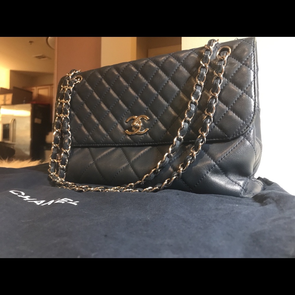 CHANEL Navy Quilted Caviar Leather Bag [Authentic]